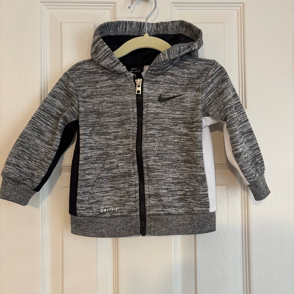 🏷️ Nike Dri Fit Fleece Lined Zip Up Jacket 12m